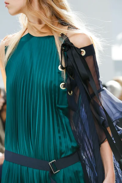 Look 54